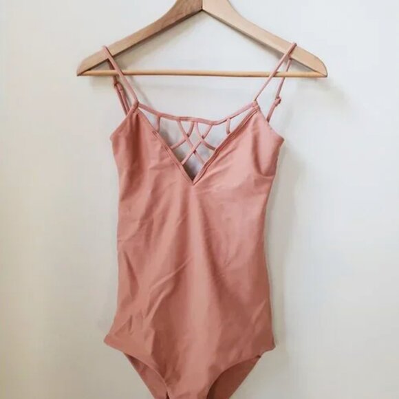 Free People Issa de' Mar Sao Paulo One Piece Swimsuit in Honey Pink Seashell L - Picture 2 of 5